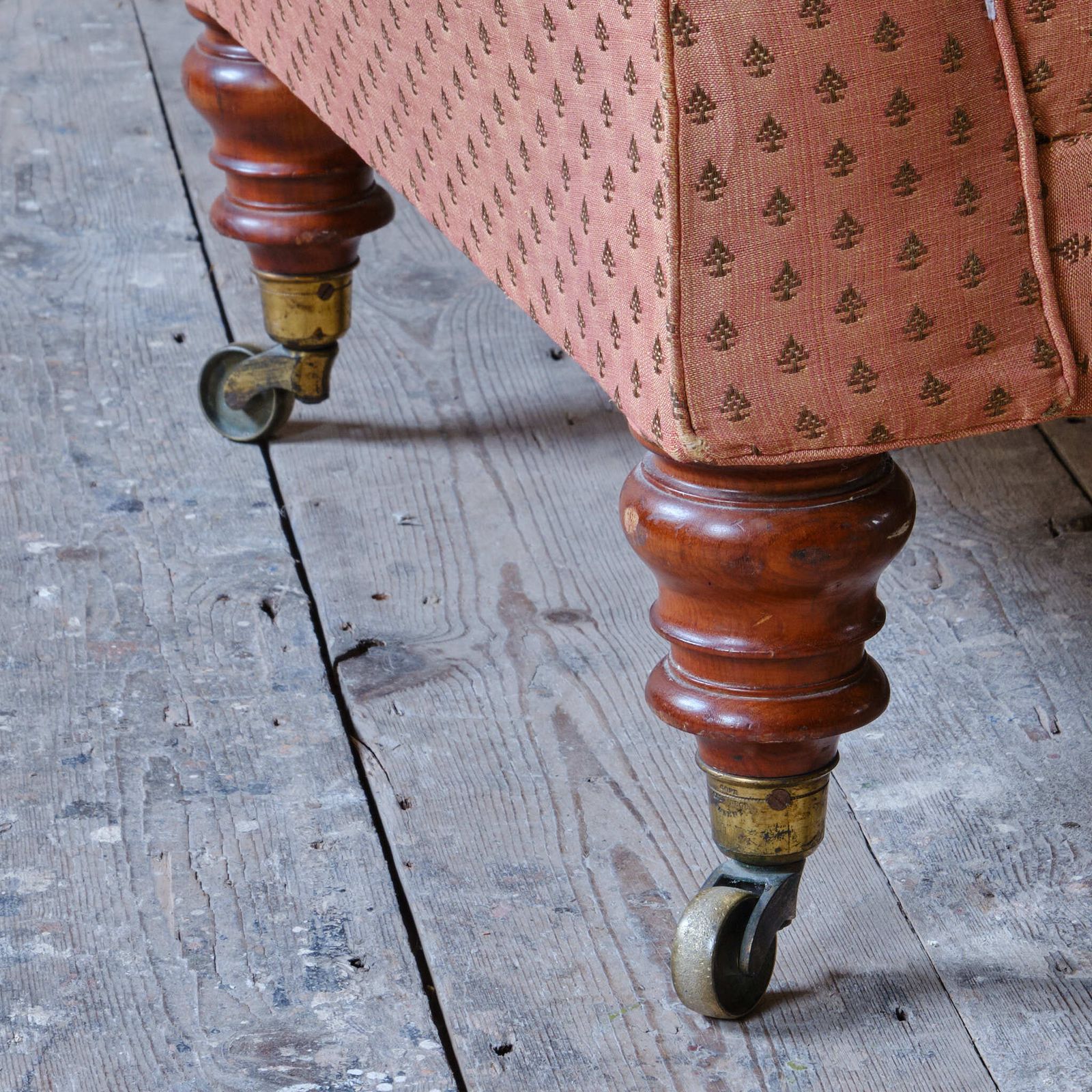 photo furniture 19th Century Holland & Sons Chaise Longue
