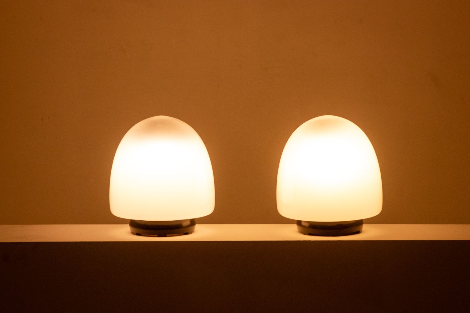 Leucos. Pair Of Egg Shaped Glass Lamps. Italy, 1960s. photo furniture