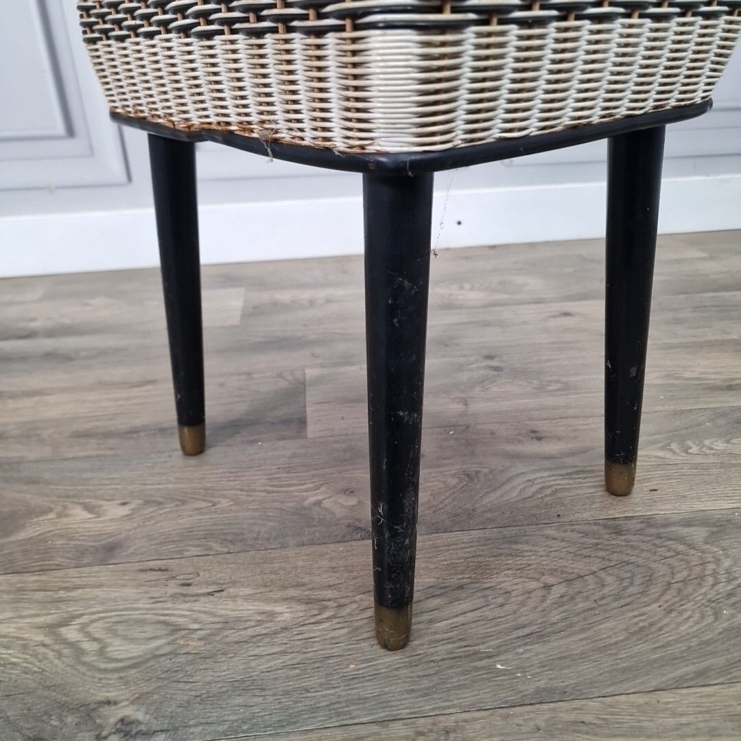 photo vintage Vintage Retro Weaved Sewing Storage Box Foot Stool Ottoman Mid Century Modern