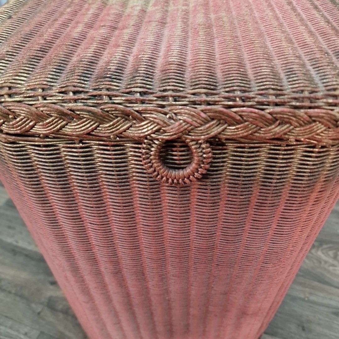 photo furniture Vintage Laundry Basket  Lloyd Loom – Pink Woven Fibre Linen Storage Box – Lusty