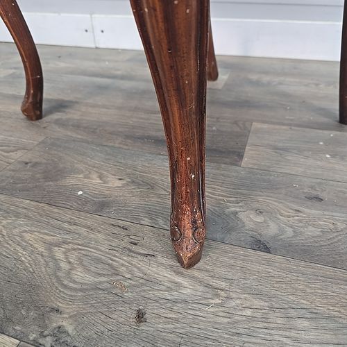 photo vinterior Antique Victorian Bedroom Chair Walnut Cabriole Dining Carved Button Desk Seat