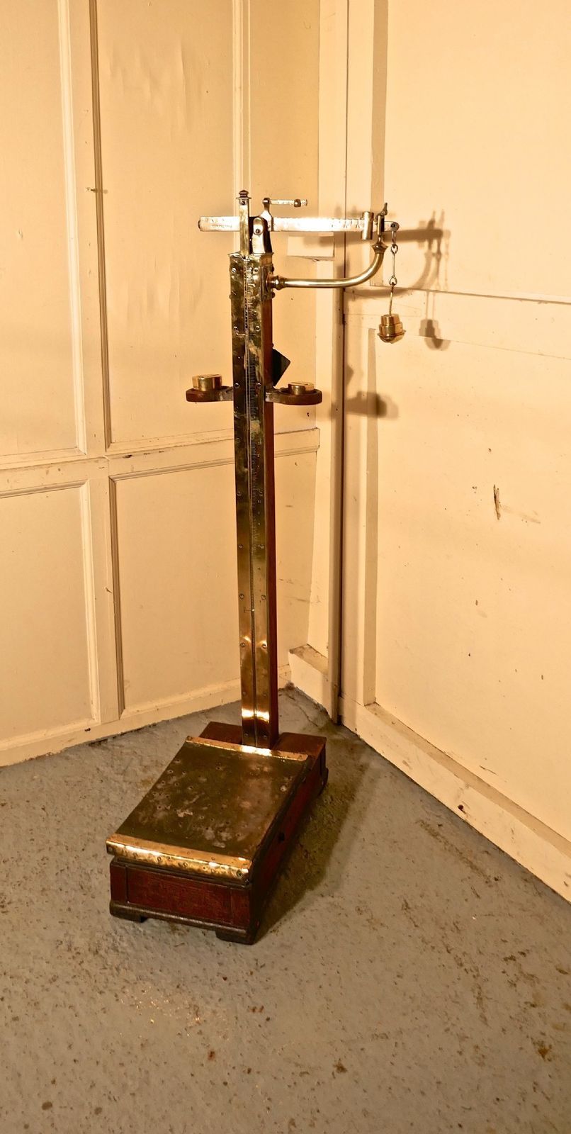 Avery Brass Height & Weight Standing Jockey Scales From Market Rasen Racecourse photo furniture