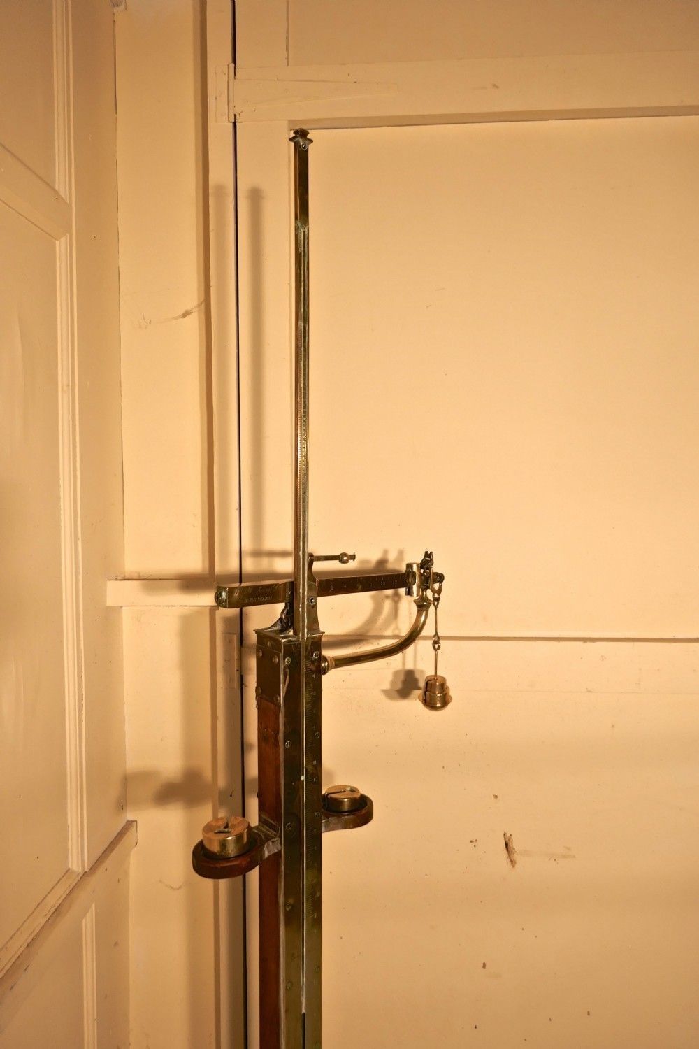 Avery Brass Height & Weight Standing Jockey Scales From Market Rasen Racecourse photo vinterior
