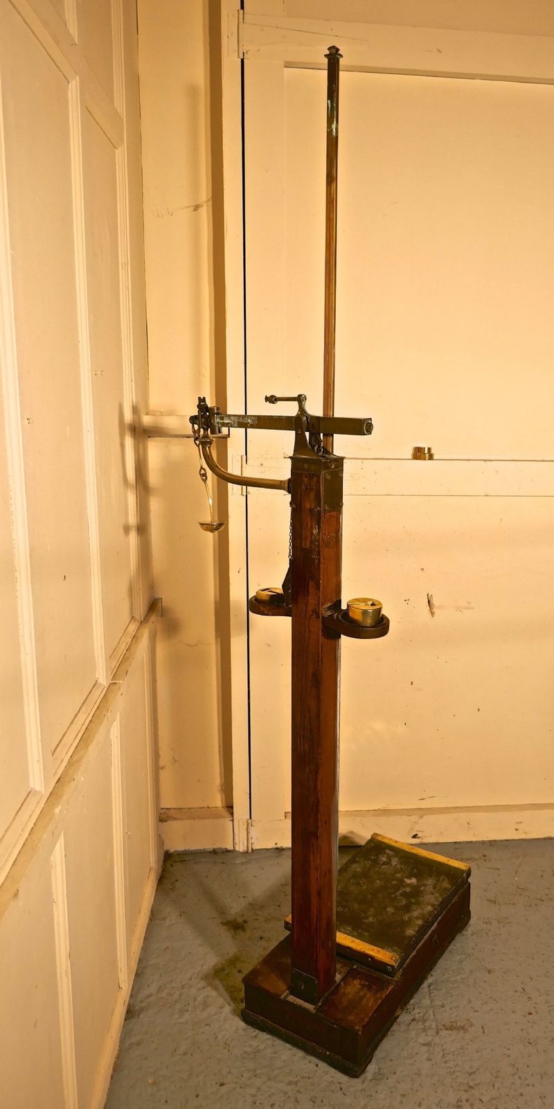 Avery Brass Height & Weight Standing Jockey Scales From Market Rasen Racecourse photo buy