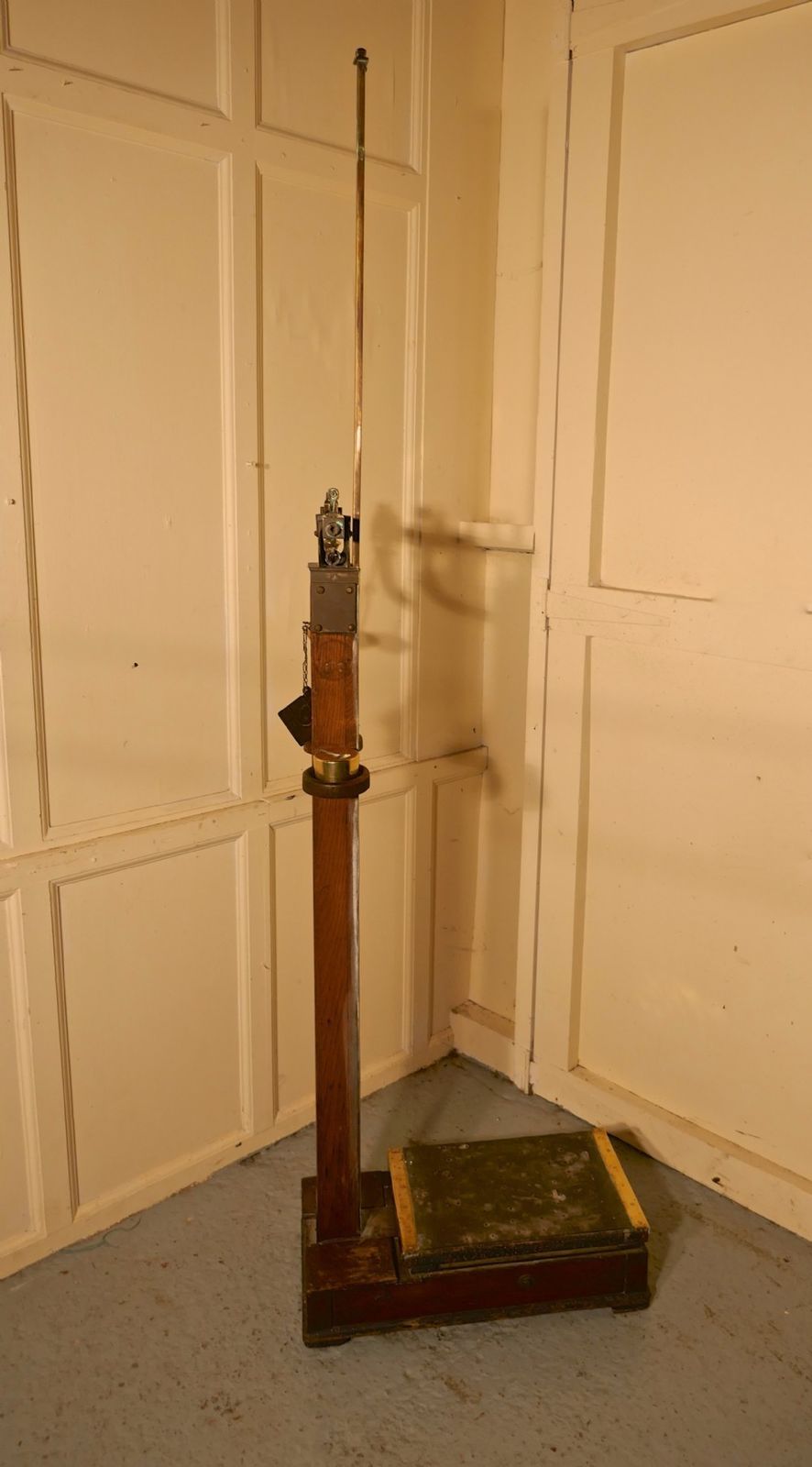 Avery Brass Height & Weight Standing Jockey Scales From Market Rasen Racecourse photo vintage