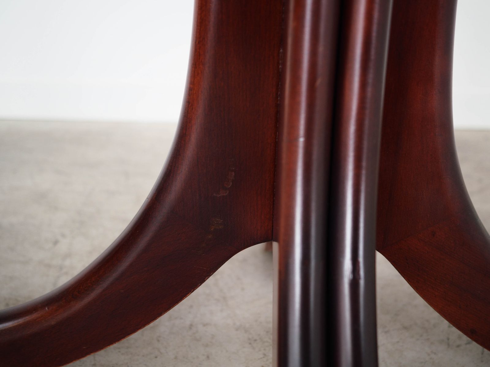 photo vinterior Round Mahogany Table, Danish Design, 1970s, Manufactured In Denmark