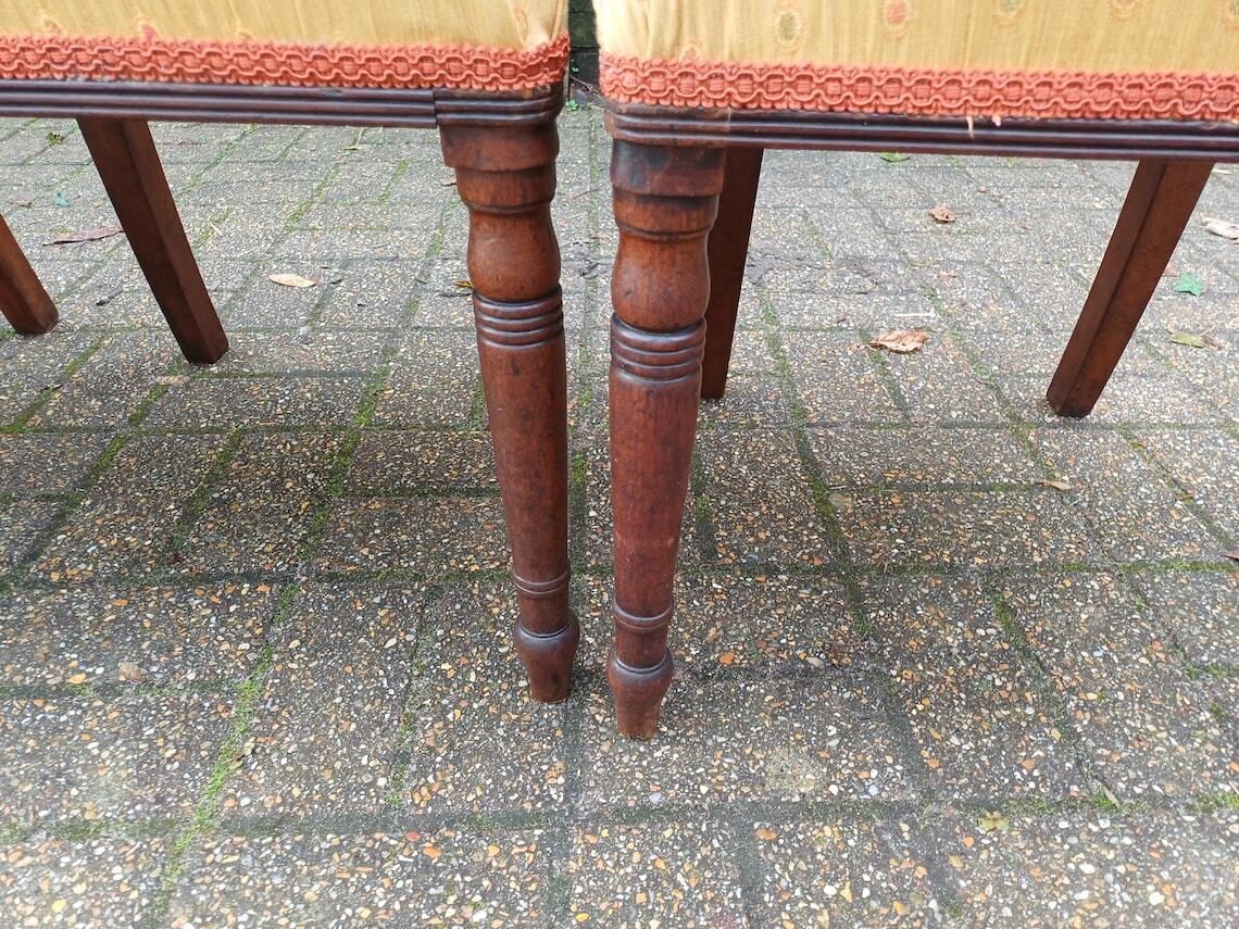 photo vintage Victorian Solid Mahogany Dining Chairs Set Of Four Upholstered Seats Turned Legs Antique Vintage English Furniture
