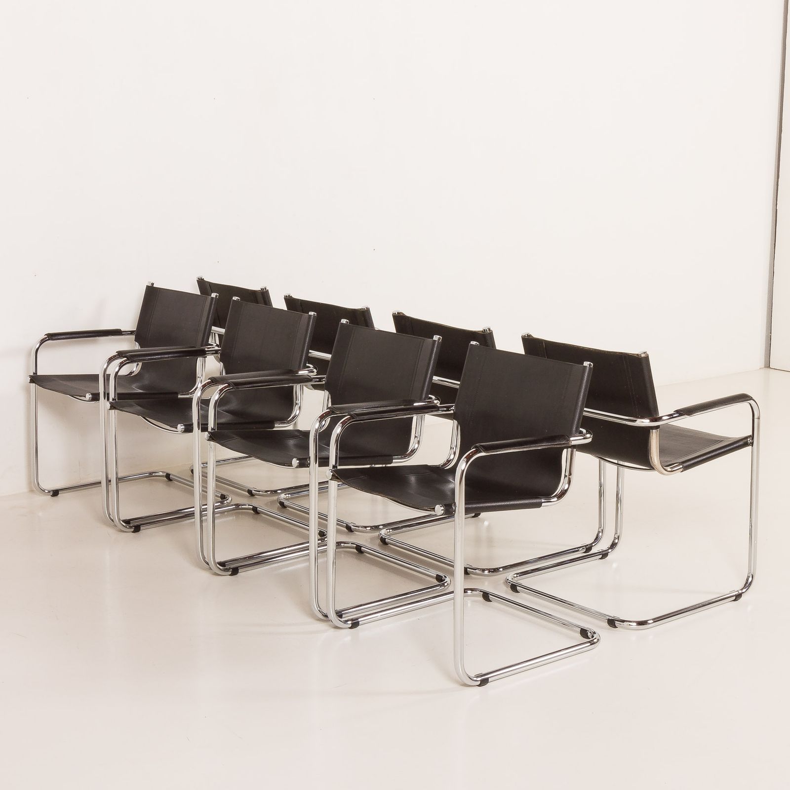 photo vinterior Bauhaus Style Italian Chairs Attr. To Matteograssi, Set Of 8, 1970s