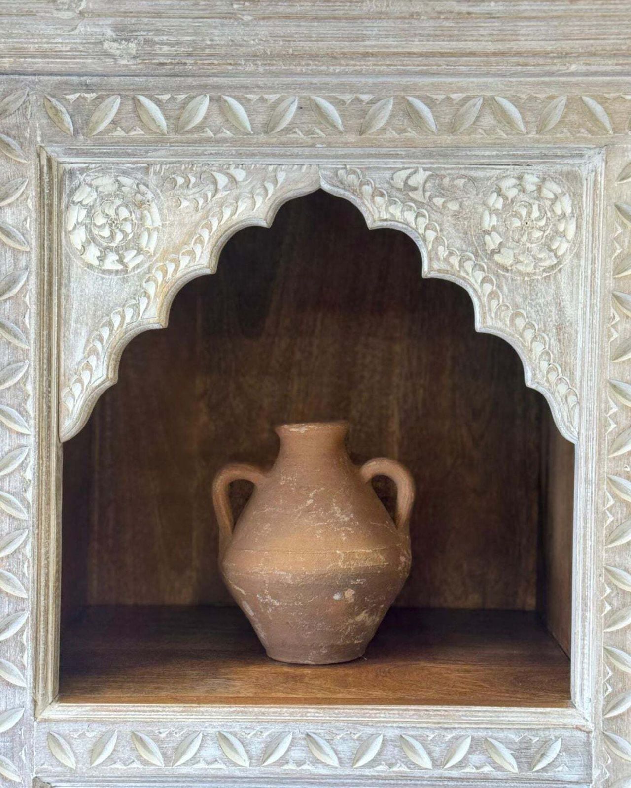 Hand Carved Mango Wood Bookcase With A Light Natural Cream Washed Finish And Arched Shelves photo vinterior