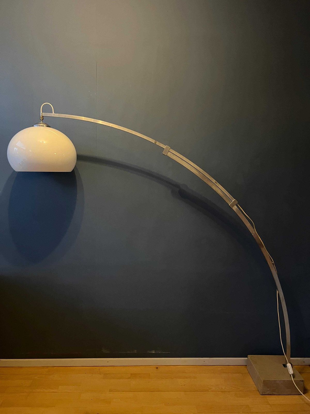 photo furniture Vintage Space Age Booglamp In De Stijl Van Guzzini