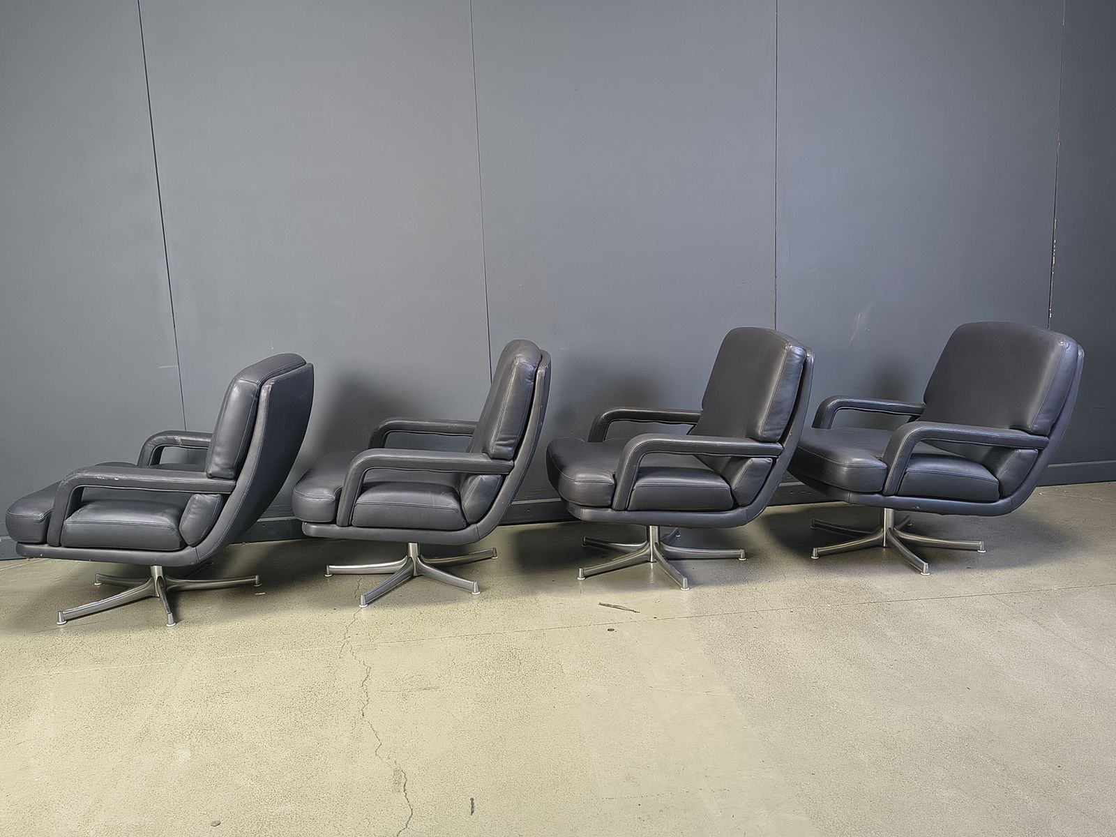 Set Of 4 Swivel Chairs By Bernd Munzebrock For Walter Knoll, 1970s photo vintage