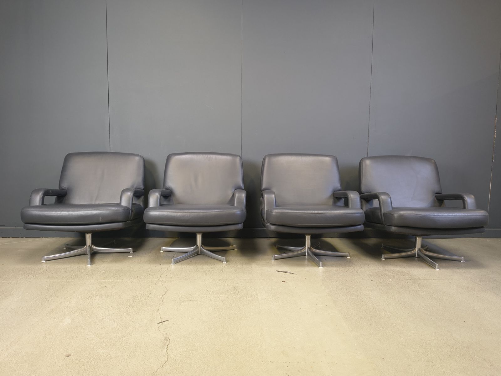 photo for sale Set Of 4 Swivel Chairs By Bernd Munzebrock For Walter Knoll, 1970s