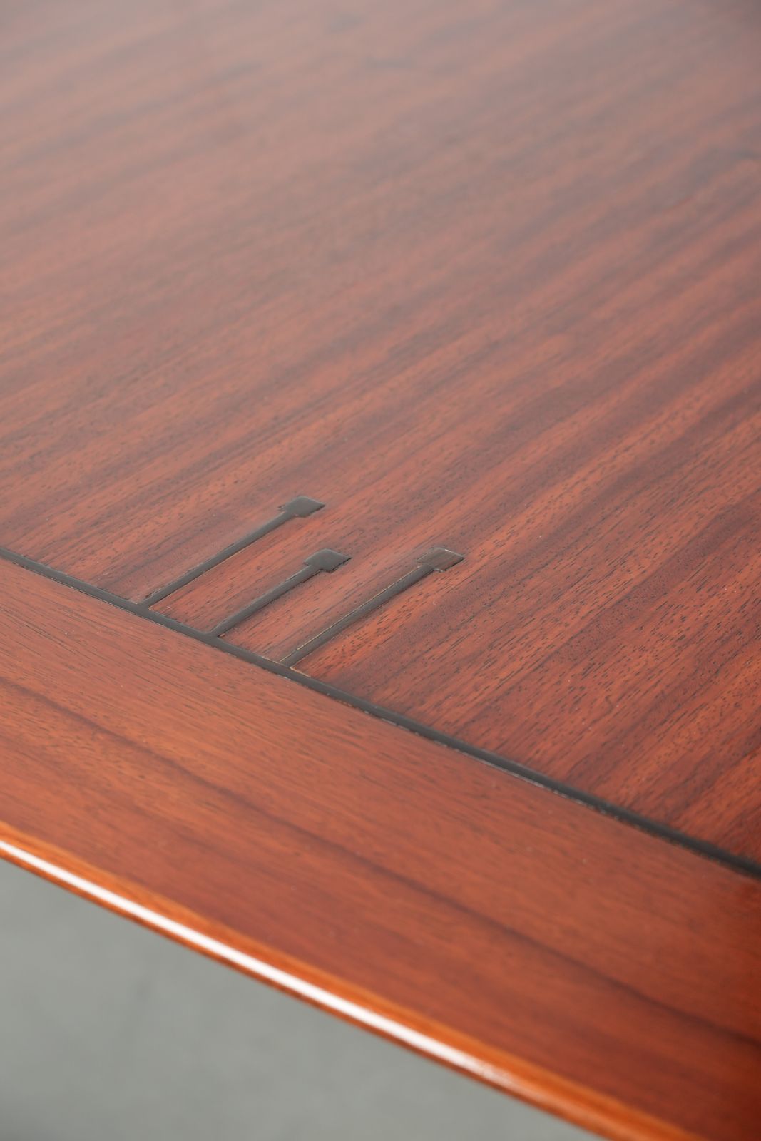 photo furniture Beautiful Art Deco Design Dining Table By Schuitema From The Decoforma Series For 4 To 6 People