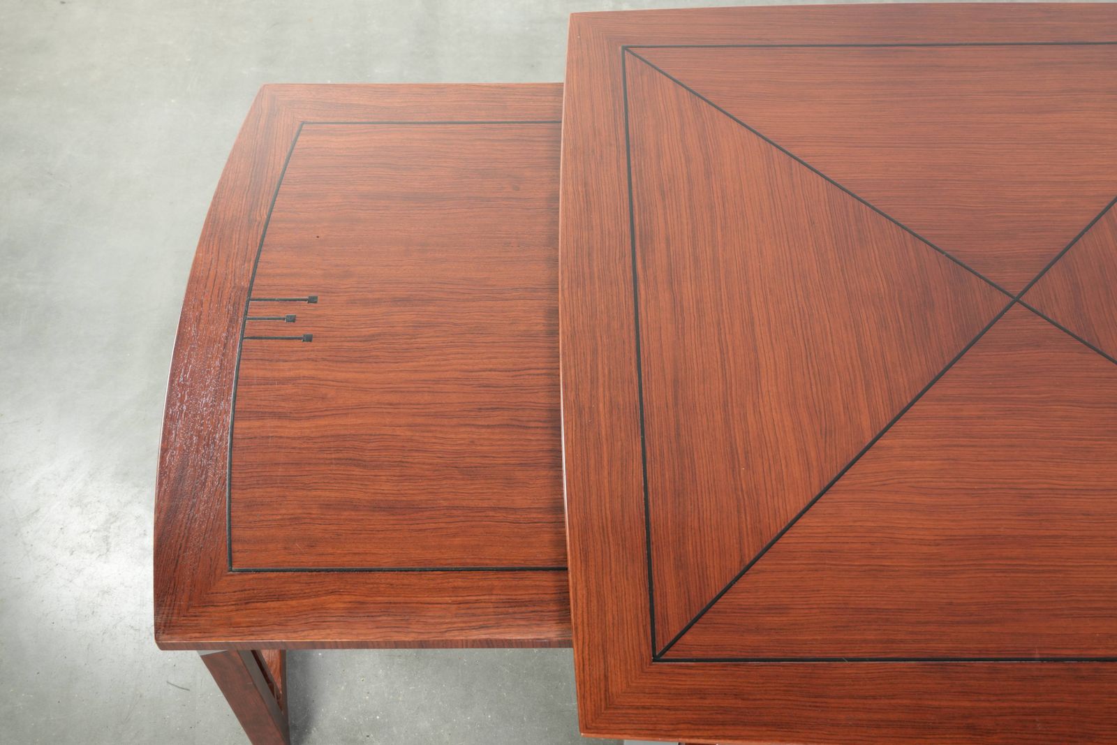 photo furniture Art Deco Design Salontafel Met Uitschuifbare Delen Van Schuitema Uit De Decoforma Serie