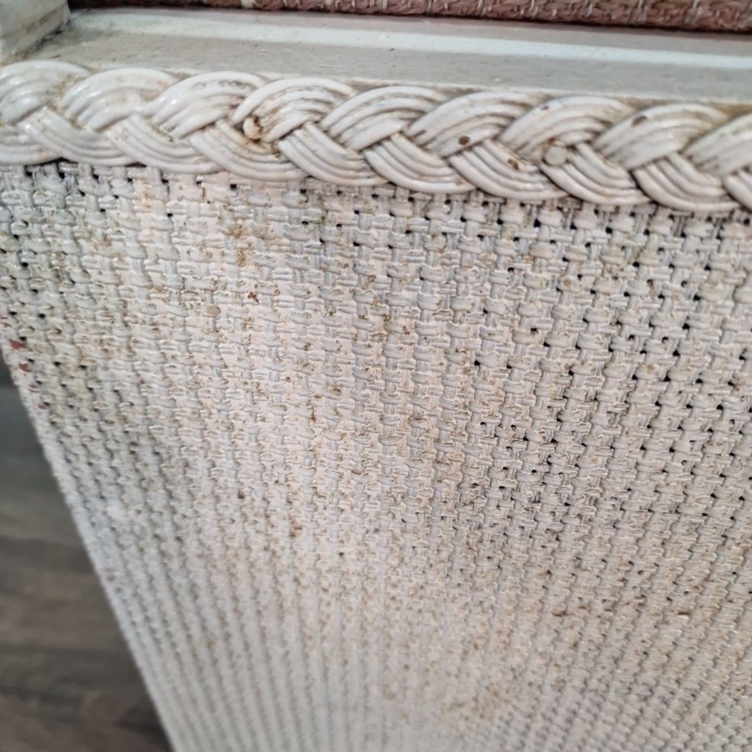 photo vintage Vintage Laundry Basket Storage Seat Lloyd Loom Style Painted Retro Stool Mcm