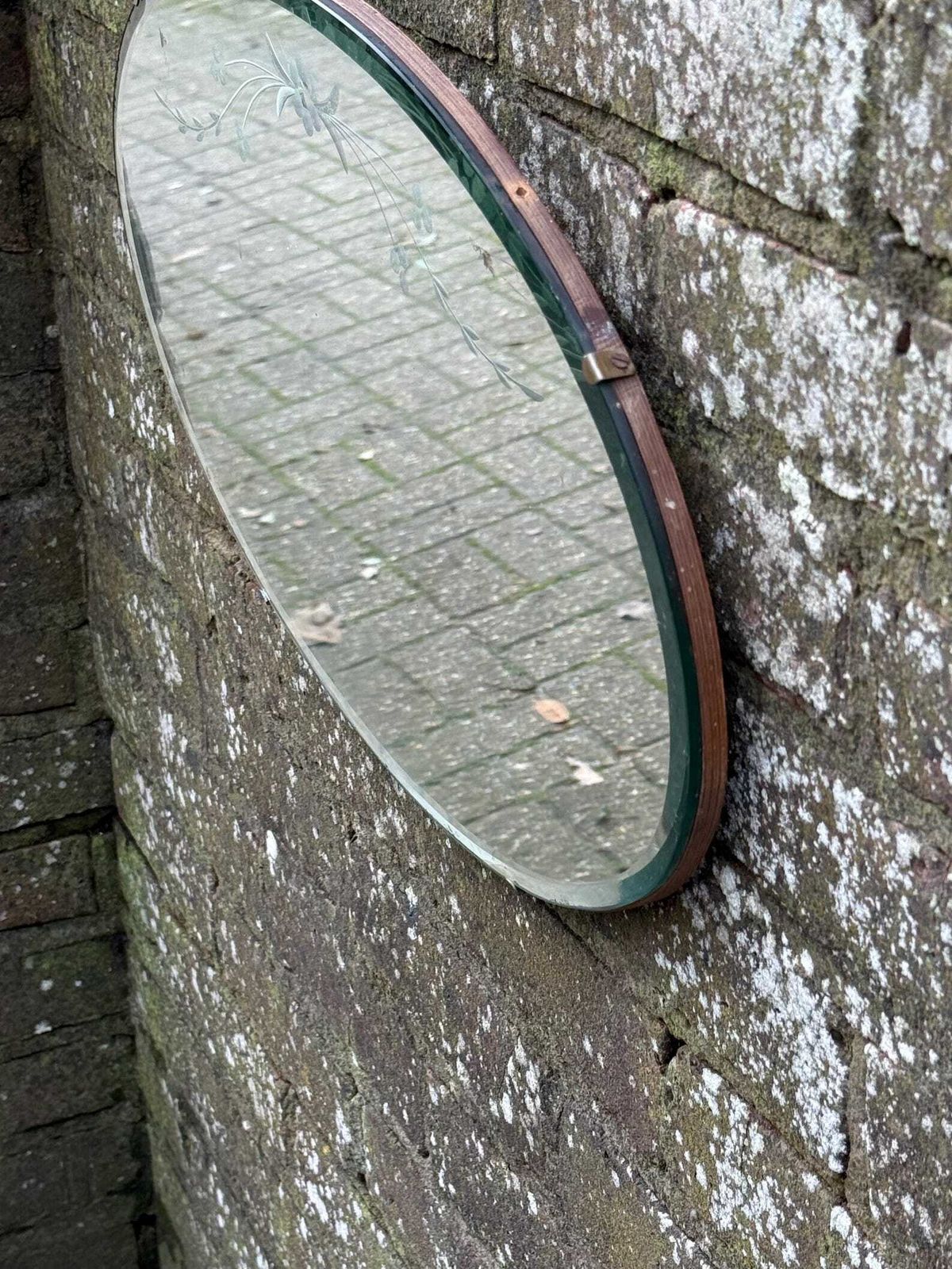 photo vintage Vintage Art Deco Oval Etched Floral Wall Mirror 1930s