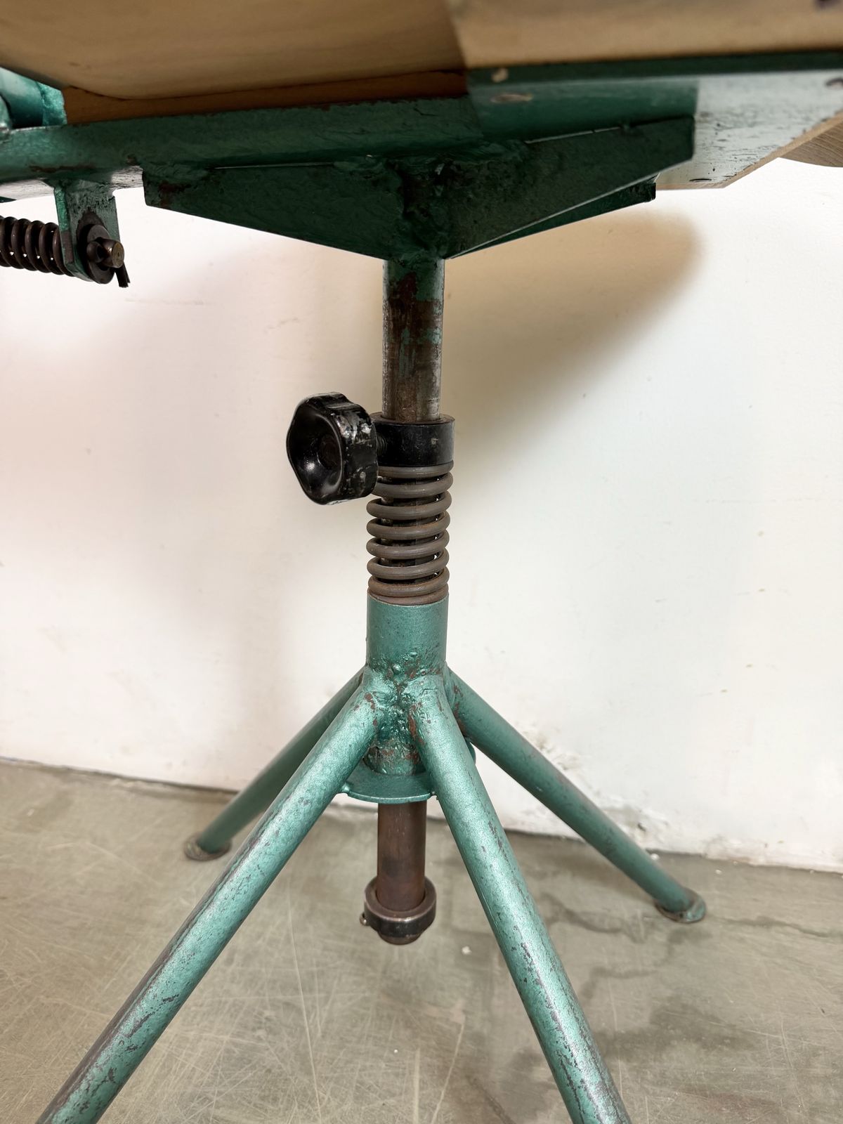 Furniture Dark Green Industrial Workshop Chair, 1950s, 15x photo