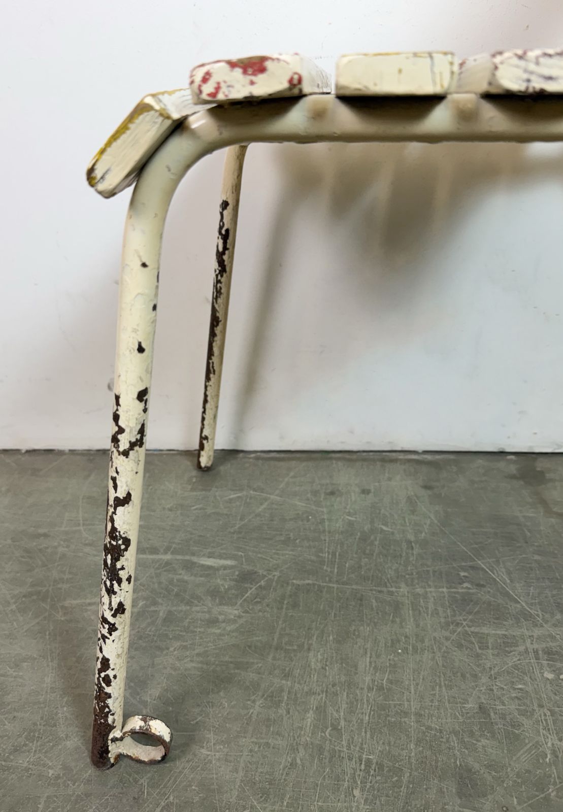 photo vintage Vintage Beige Chair, 1960s, Iron