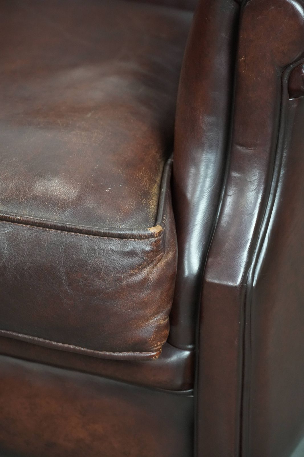 1974.0 Set Of 2 Luxury Sheep Leather Armchairs / Armchairs With A Timeless Look And Beautiful Dark Colors photo