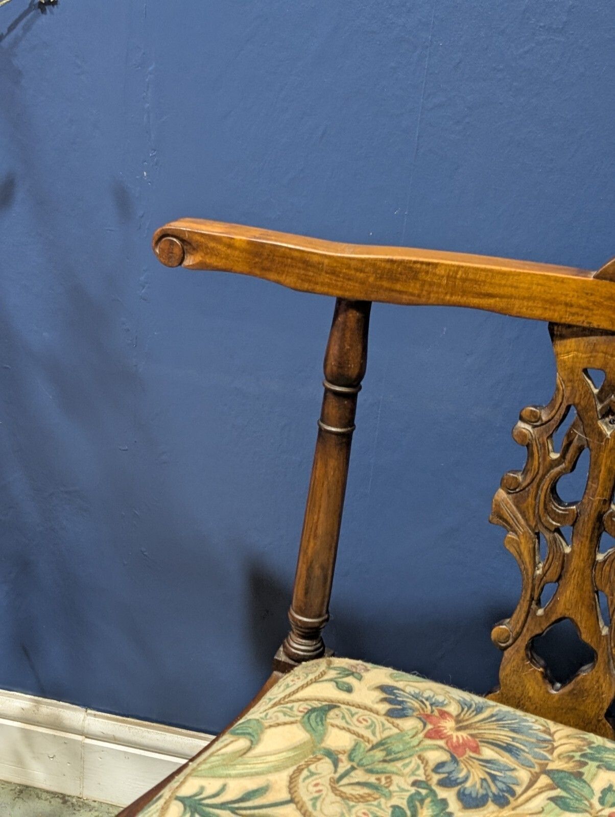 Furniture Chippendale Style Mahogany Corner Chair Edwardian Hall Ornate Carved Claw Feet photo