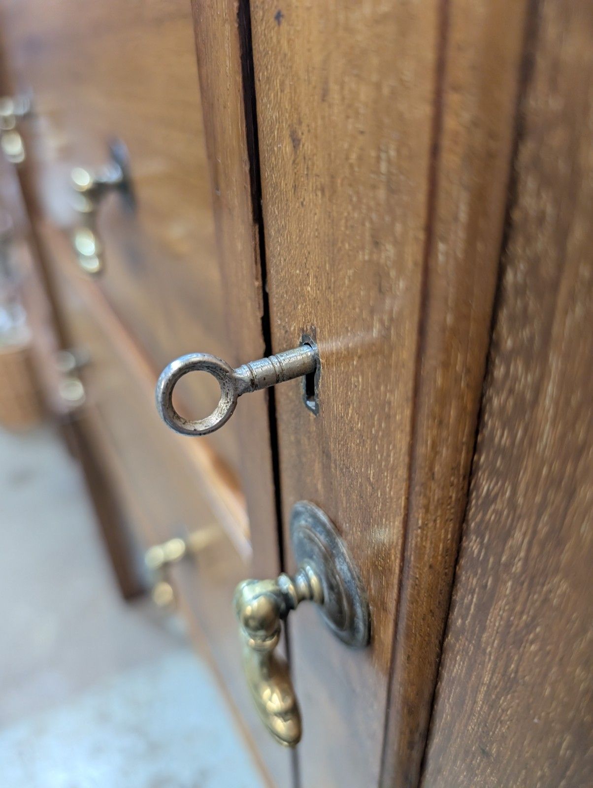 photo vintage Antique Edwardian Mahogany Sideboard Buffet Cabinet Cupboard Drawers Service