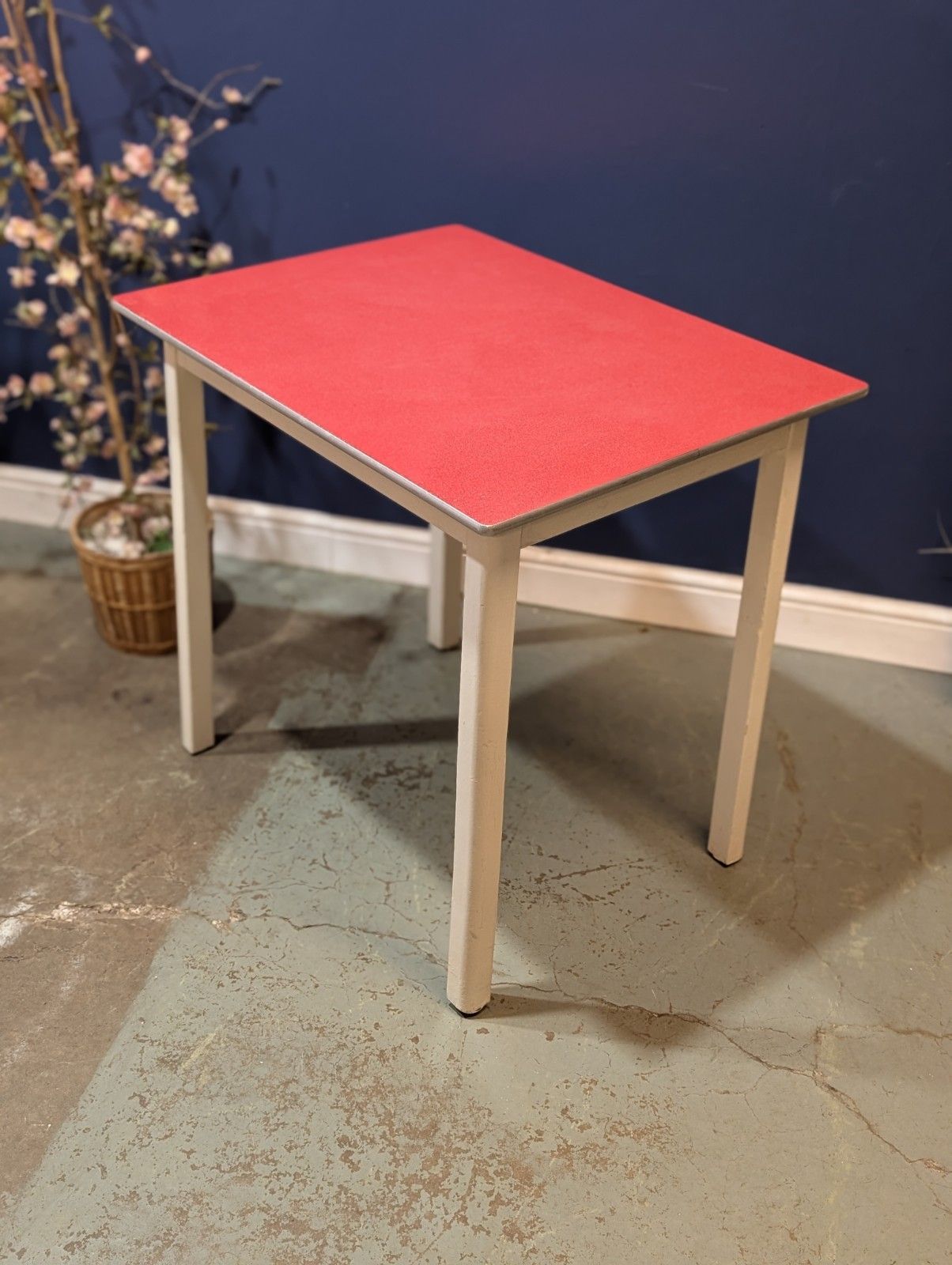 photo furniture Vintage Mid Century Formica Table 1950s Kitchen Cottage Farmhouse Breakfast