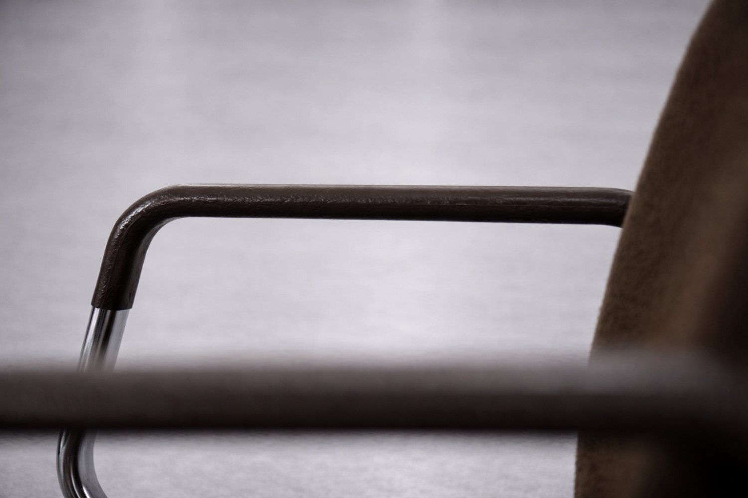 photo buy Mid Century Modern Duitse Stoelen Van Bruin Stof En Aluminium Door Herbert Hirche Voor Mauser Werke Waldeck, Jaren 1970, Set Van 2