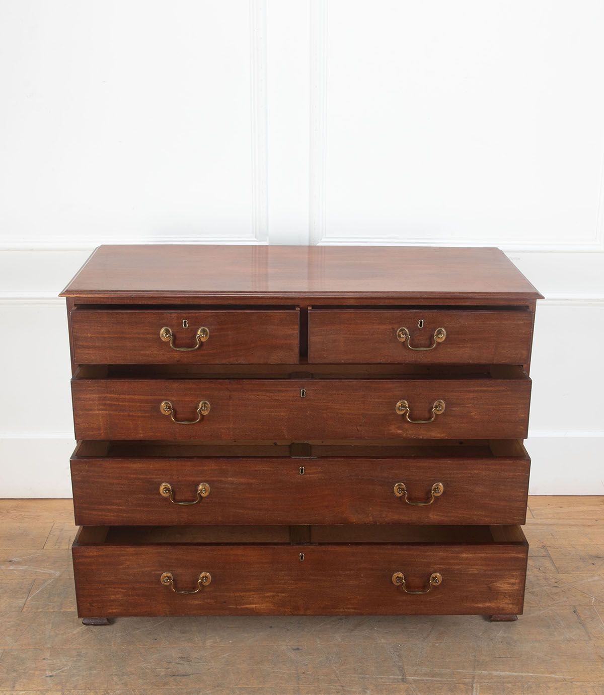 18th Century Mahogany Chest Of Drawers photo 1550.0