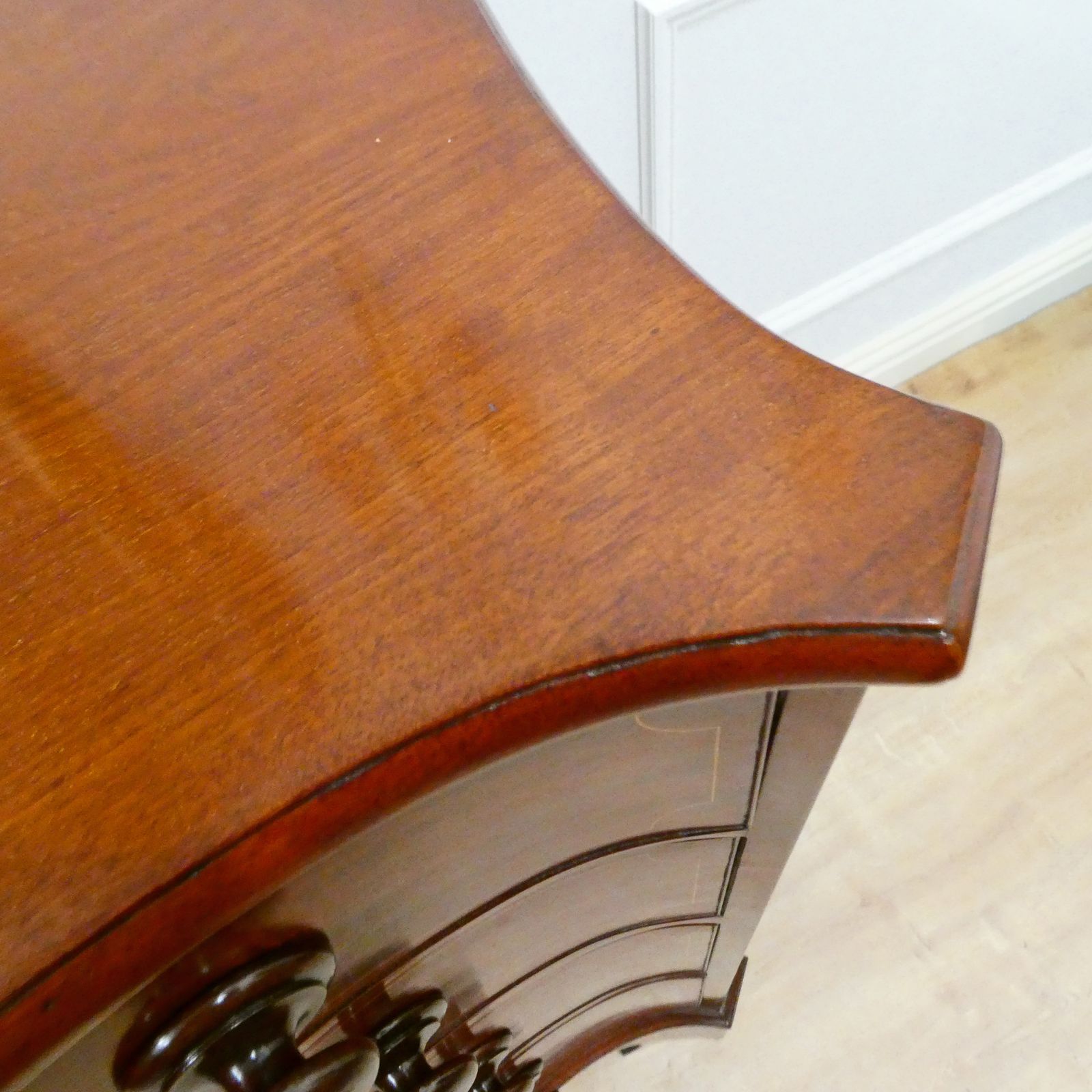 Georgian Mahogany Serpentine Fronted Chest Of Drawers Attributed To Gillows photo buy
