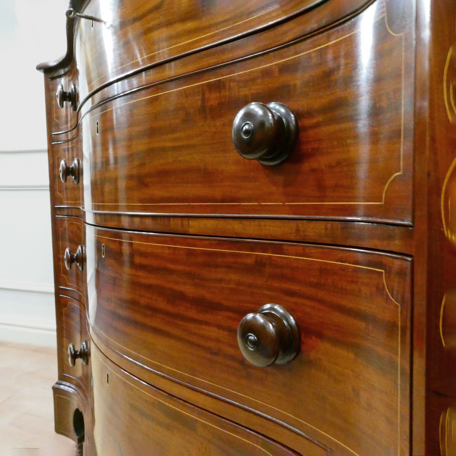 photo vinterior Georgian Mahogany Serpentine Fronted Chest Of Drawers Attributed To Gillows