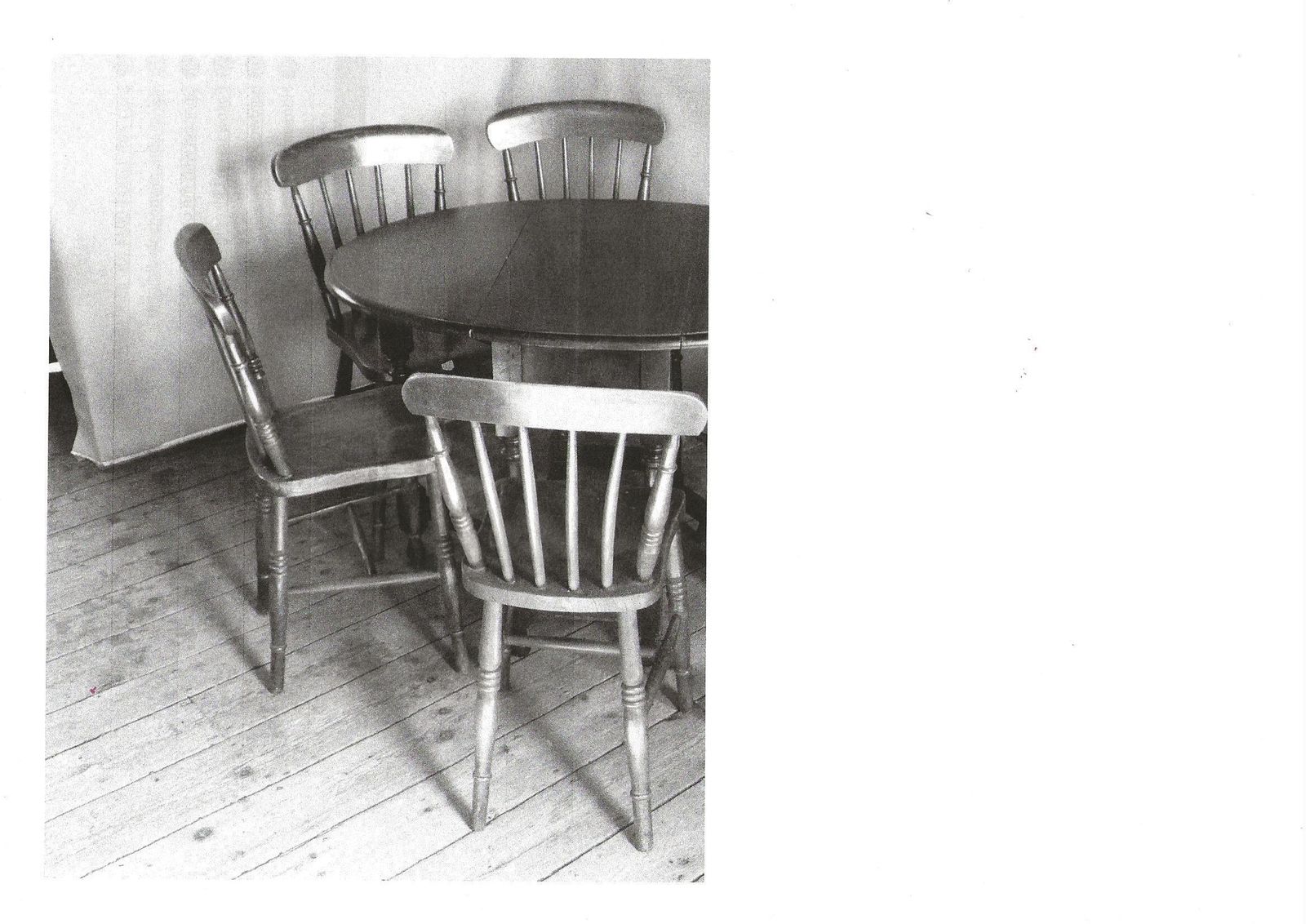 Set Of Four Antique Windsor Dining Chairs