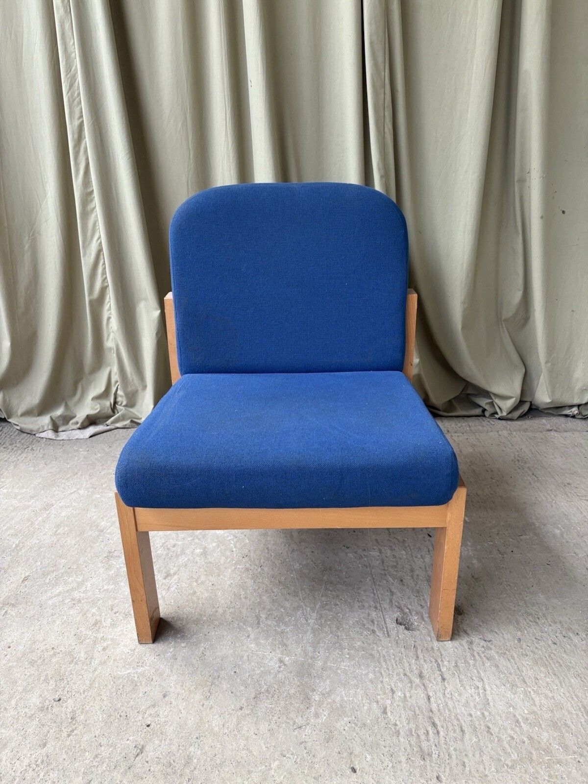 photo furniture Vtg Late Mid Century Modernist Studio Lounge Chair Scandi Retro Modernist R1074