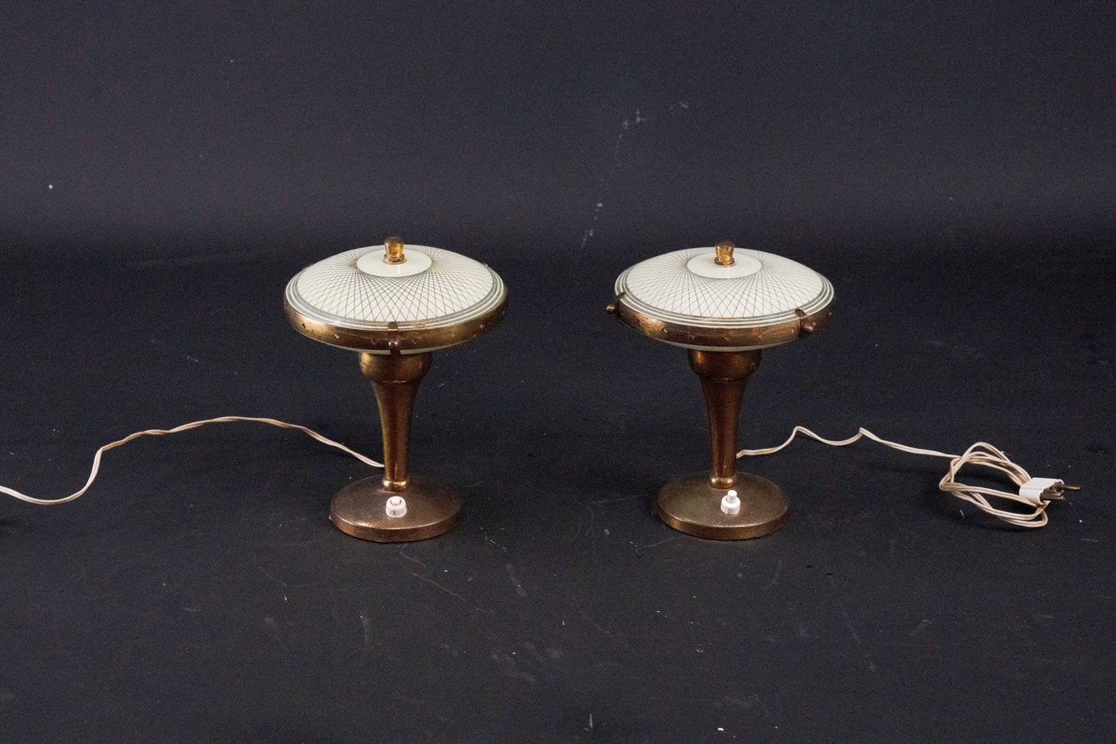 Rare Pair Of Bedside Lamps In Curved Glass Attributed To Pietro Chiesa. Italy 1950s photo furniture