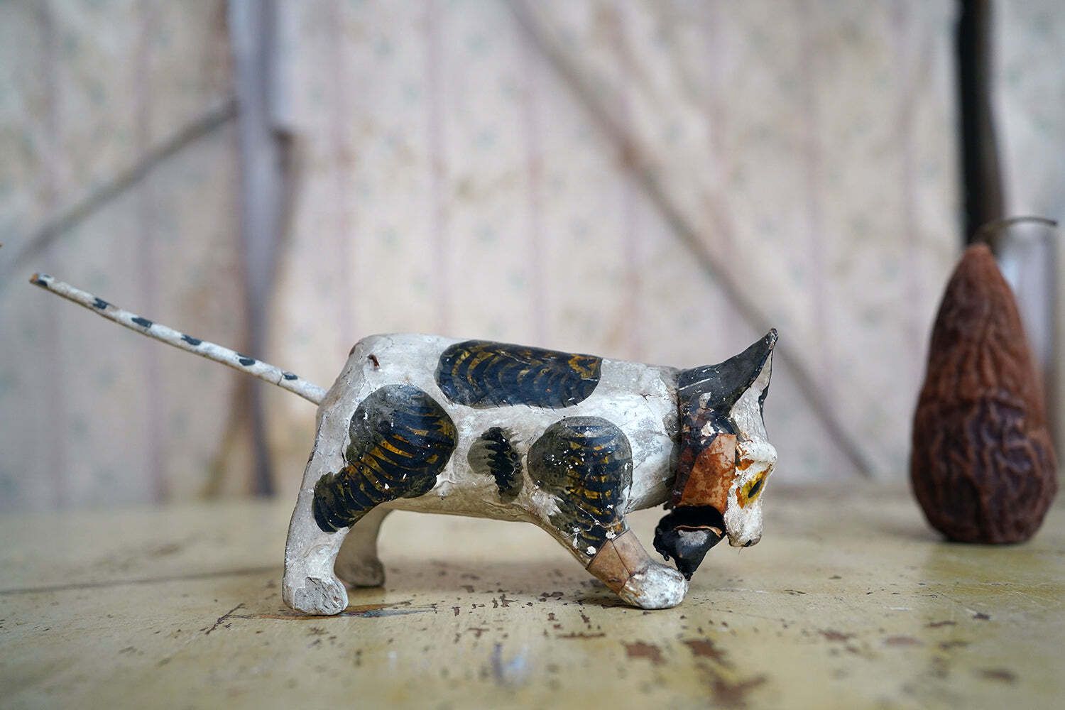 photo vintage A Rare Pair Of 19thc Papier Mâché Nodding Cats & Mice C.1880