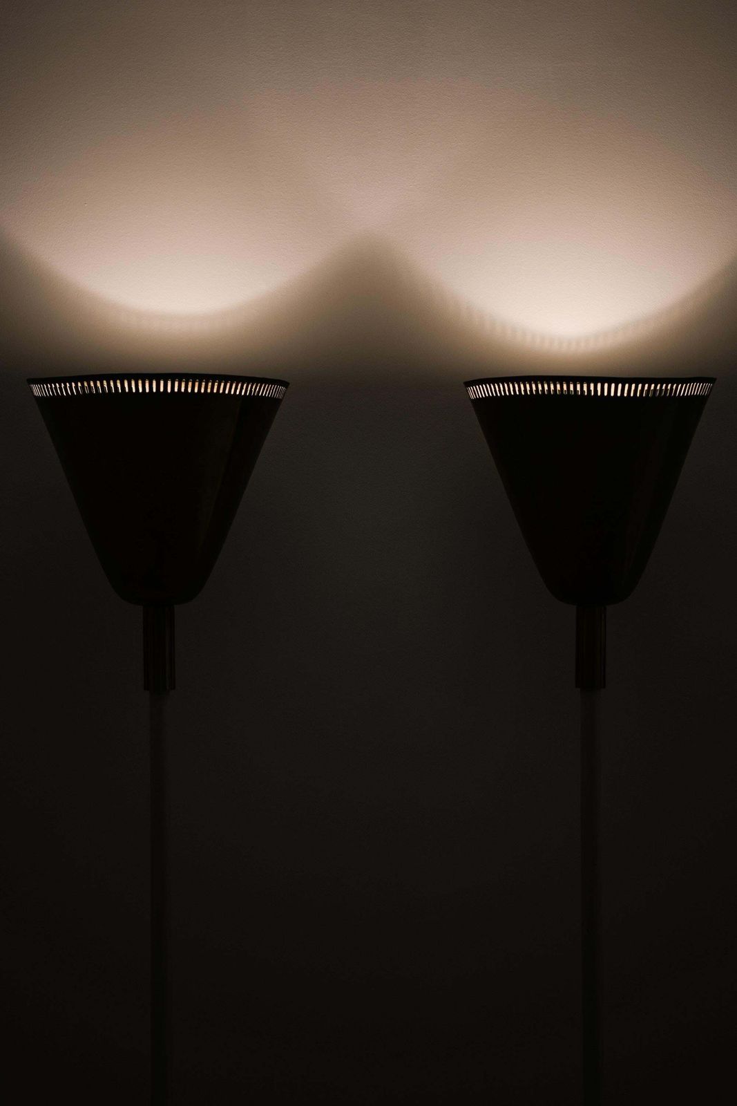 photo furniture Set Of 2 Floor Lamps In Brass And Lacquered Metal, 1950s