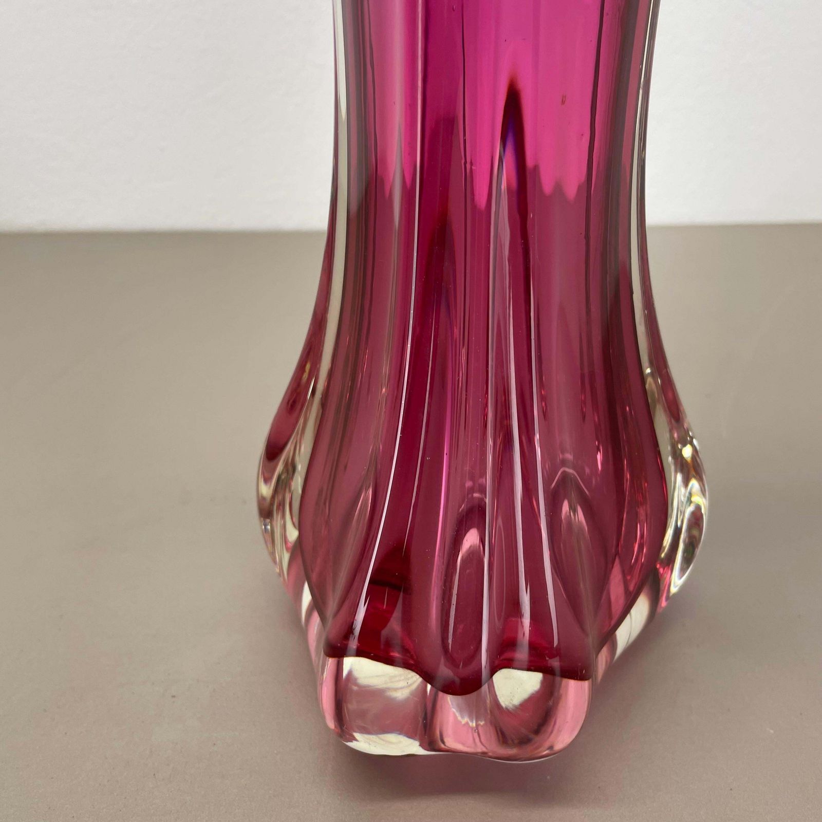 Extra Large 33cm Pink Heavy Large Murano Glass Sommerso Vase Italy, 1970s photo vinterior