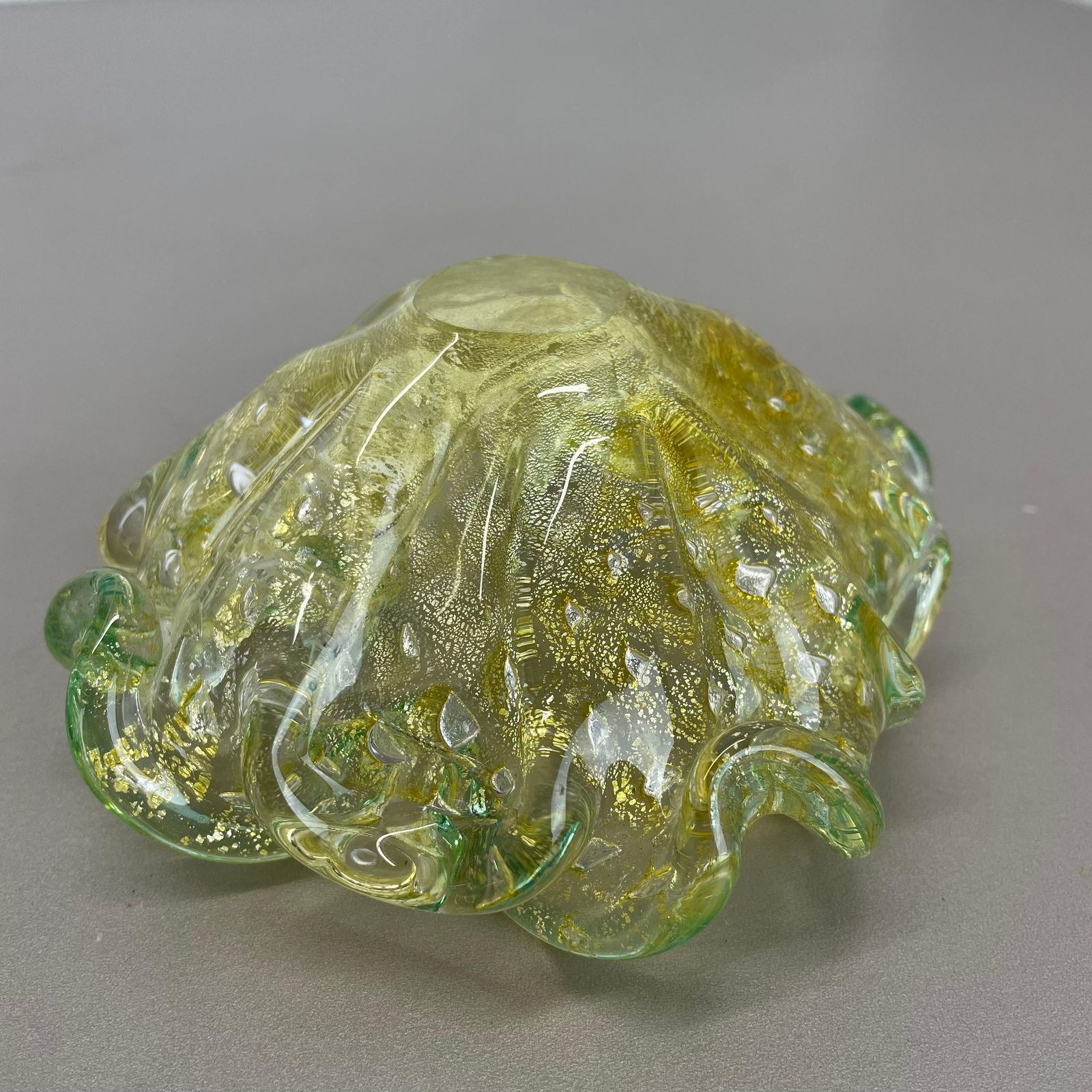 photo vintage Murano Glass "Flakes" Bowl Element Shell Ashtray By Barovier + Toso, Italy, 1970
