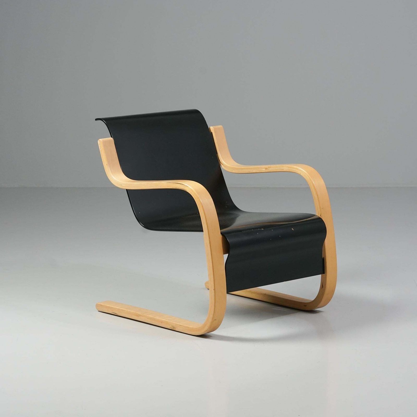 Model 42 "Pikku Paimio" Armchair, Alvar Aalto, Artek, Late 20th Century photo furniture