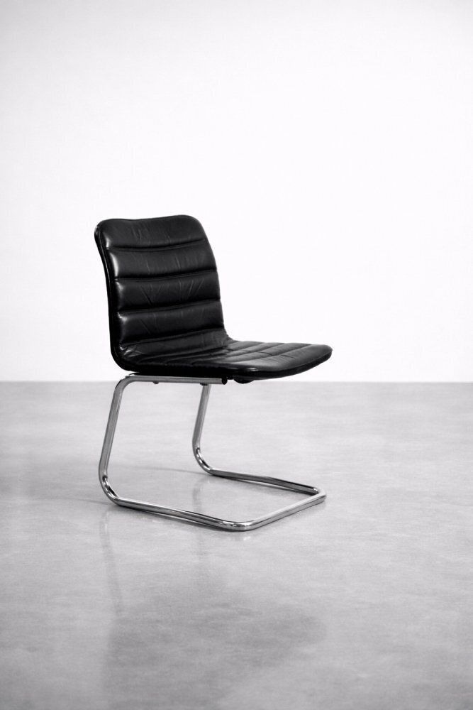 photo vinterior Vintage Chrome And Black Leather Club Chairs From Pol International, 1960s, Set Of 2