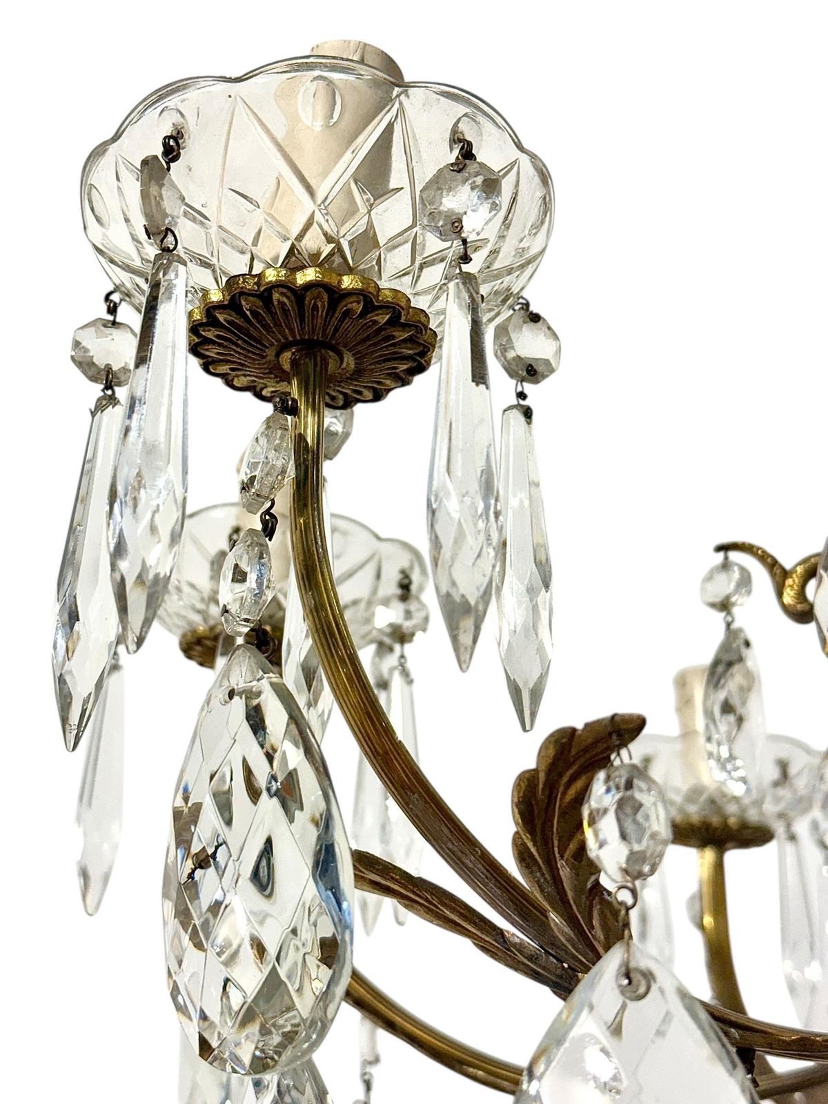 Late 19th Century Gilt Bronze And Crystal Eight Light Chandelier photo vinterior