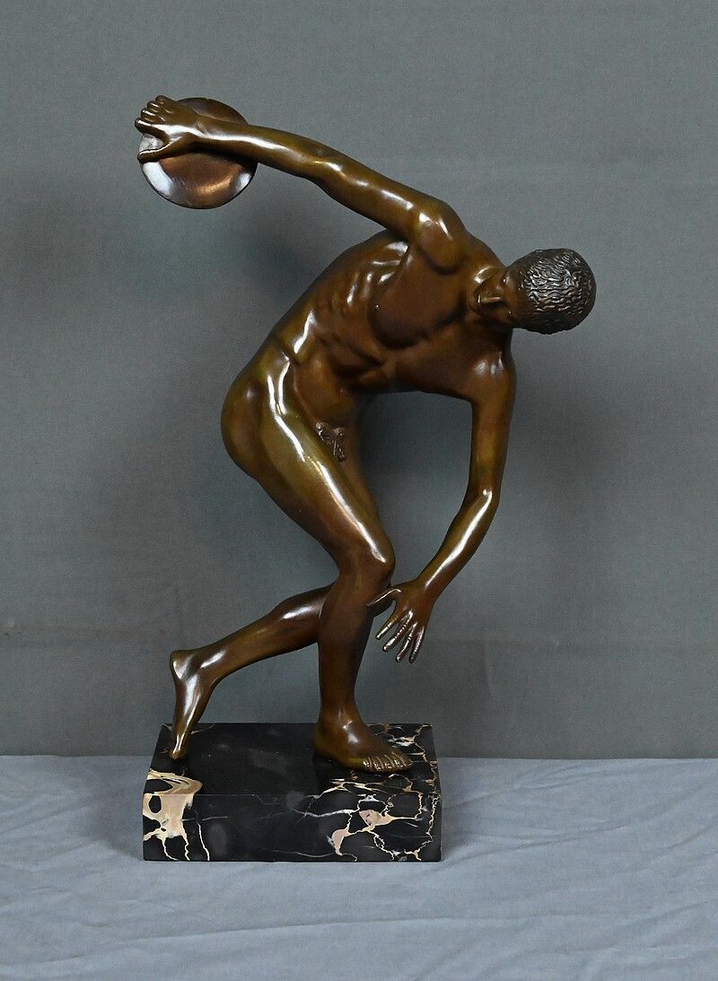 Bronze Sculpture "The Discus Thrower" After Myron – Early 20th Century photo Art