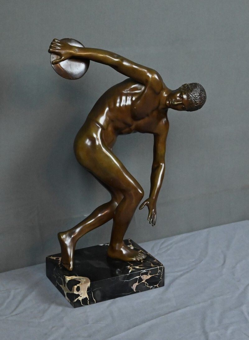 Art Bronze Sculpture "The Discus Thrower" After Myron – Early 20th Century photo