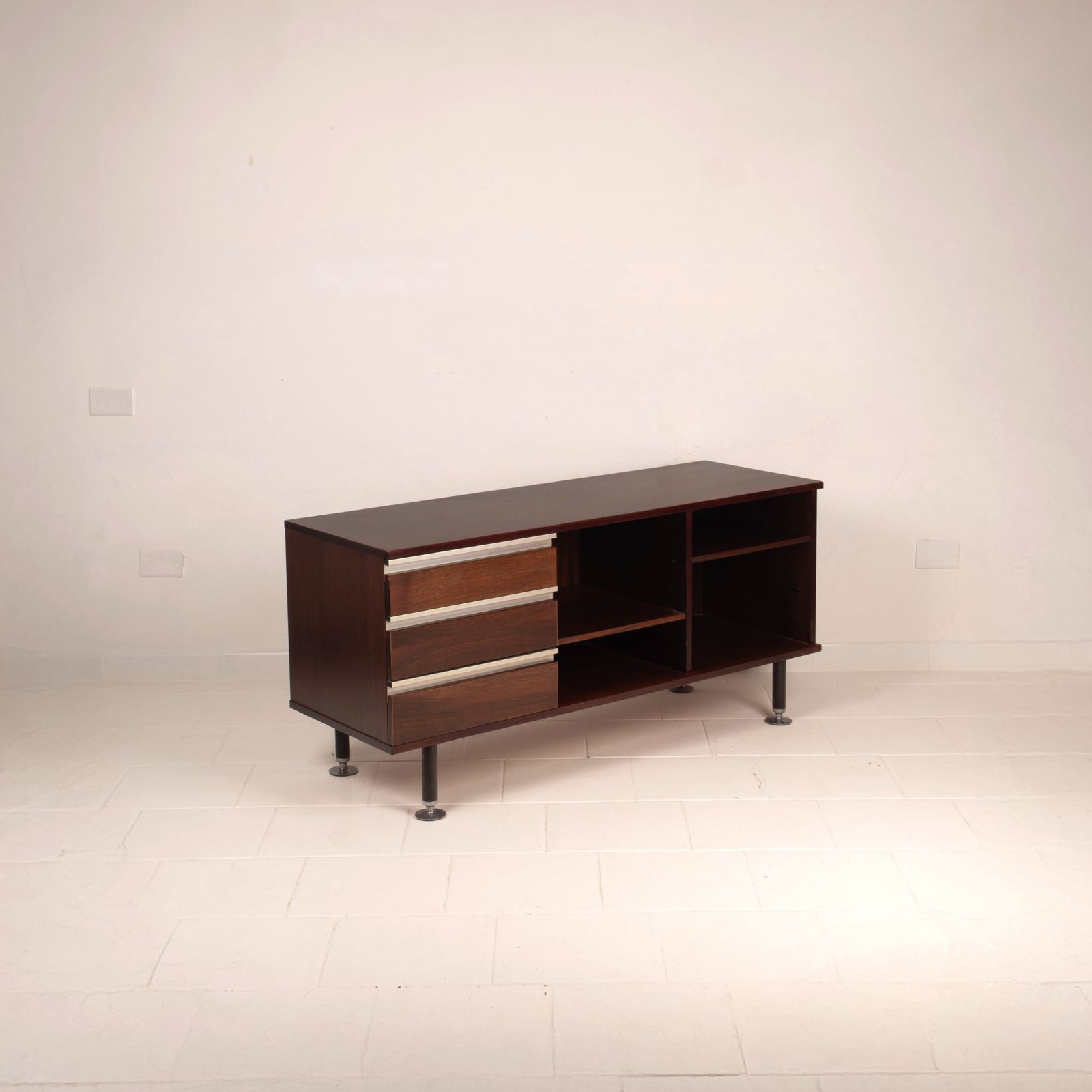 photo vintage Low Cabinet Pitagora By Renato Venturi And Ennio Fazioli For Mim, 1960