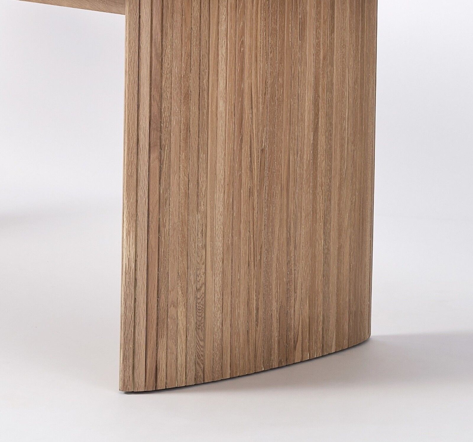 Large Oak  Dining Table In Wood And Veneer 6 Seats Used photo 451.0