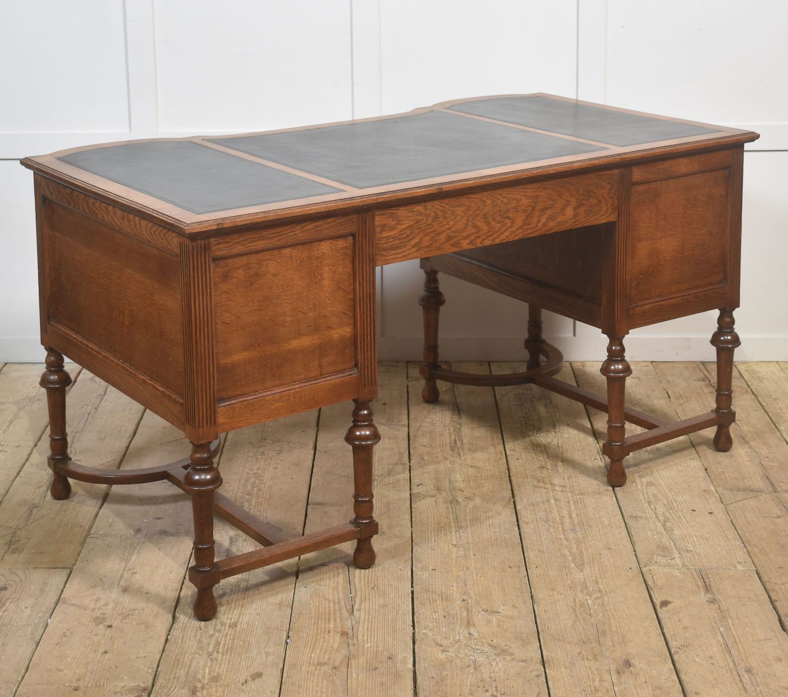photo furniture Oak Pedestal Writing Desk, Mid 20th Century