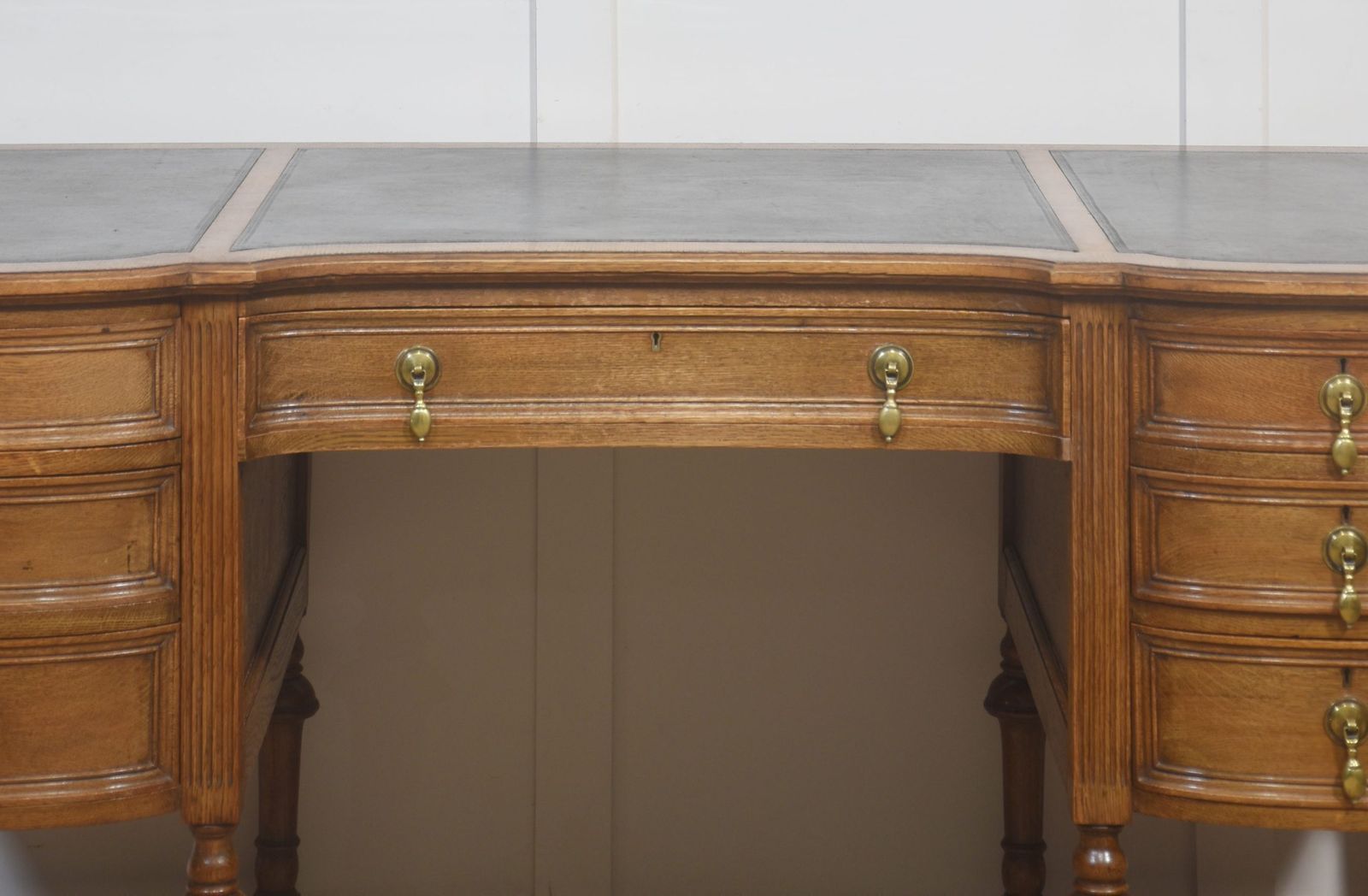 Furniture Oak Pedestal Writing Desk, Mid 20th Century photo