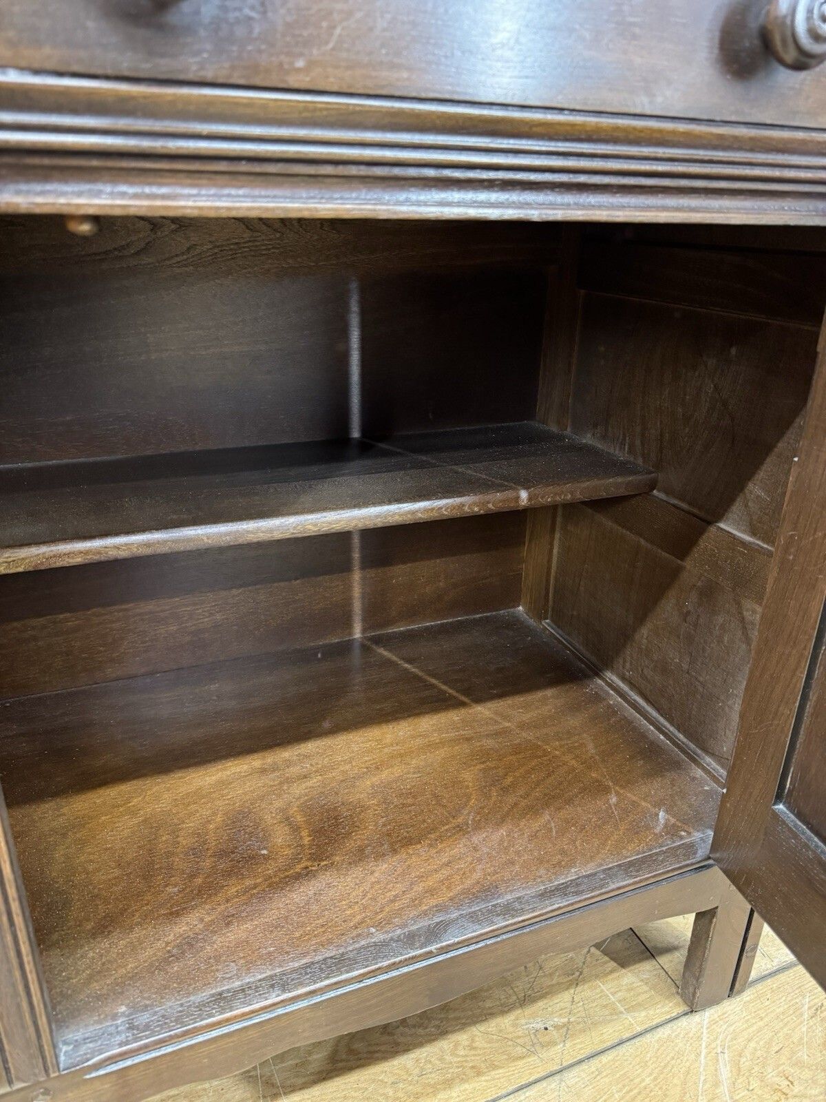 Ercol Elm Sideboard With Cupboard & Drawers Tv Stand 123cm photo Furniture