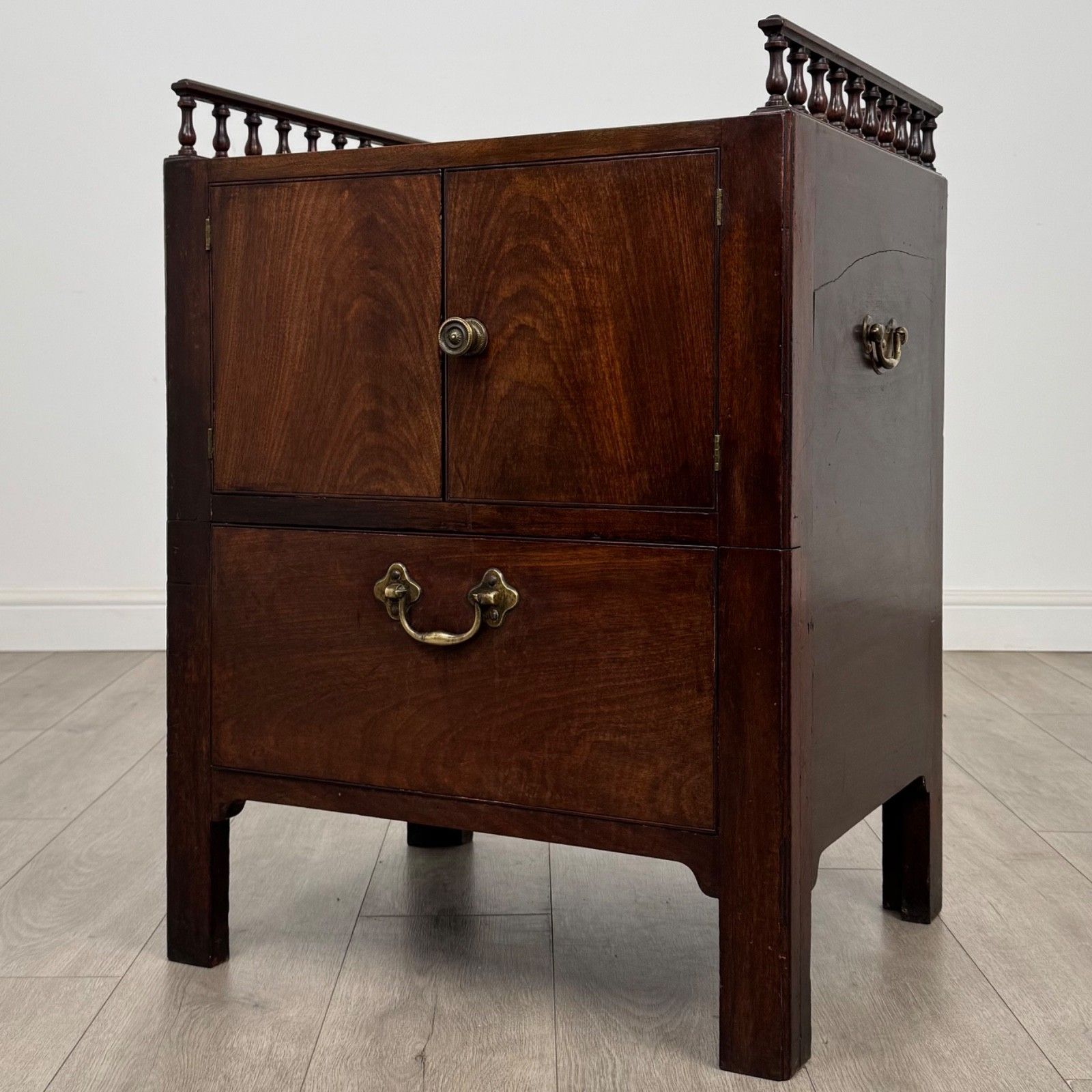 Antique 18th Century Unique Fine Quality Cabinet In Mahogany ( Af 5207 ) photo for sale
