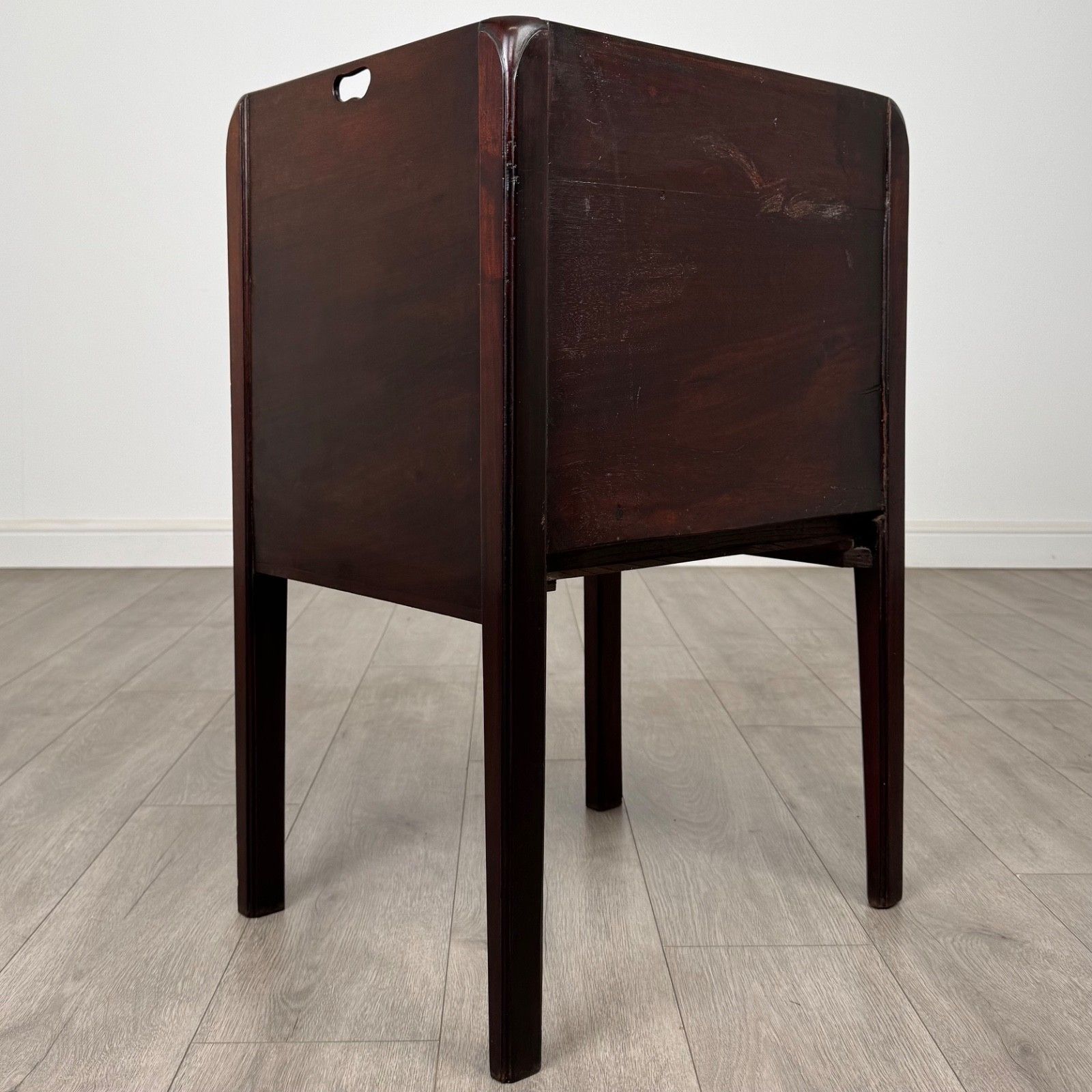 Antique 18th Century Fine Quality Cabinet In Mahogany photo 625.0