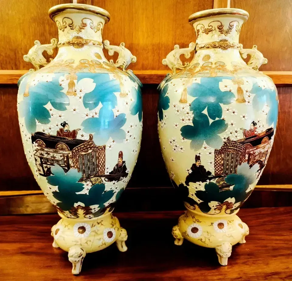 A Pair Of Exceptionally Large Japanese Mirror Vases photo buy